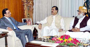 PM, JUI chief call on Zardari; discuss law and order